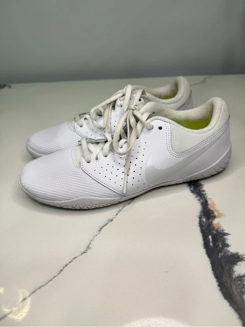 Nike Women's Sideline IV Cheerleading Shoes - White/Pure Platinum Size 6.5